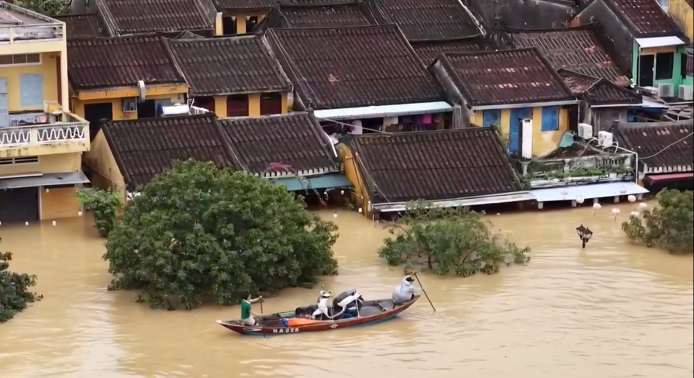 Thủ tướng yêu cầu đảm bảo an toàn cho dân, tập trung tìm kiếm người mất tích